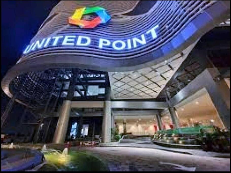 Appartamento Contemporary United Point 6 Pax 现代风格 Desa Park & Mont Kiara Kuala Lumpur Esterno foto